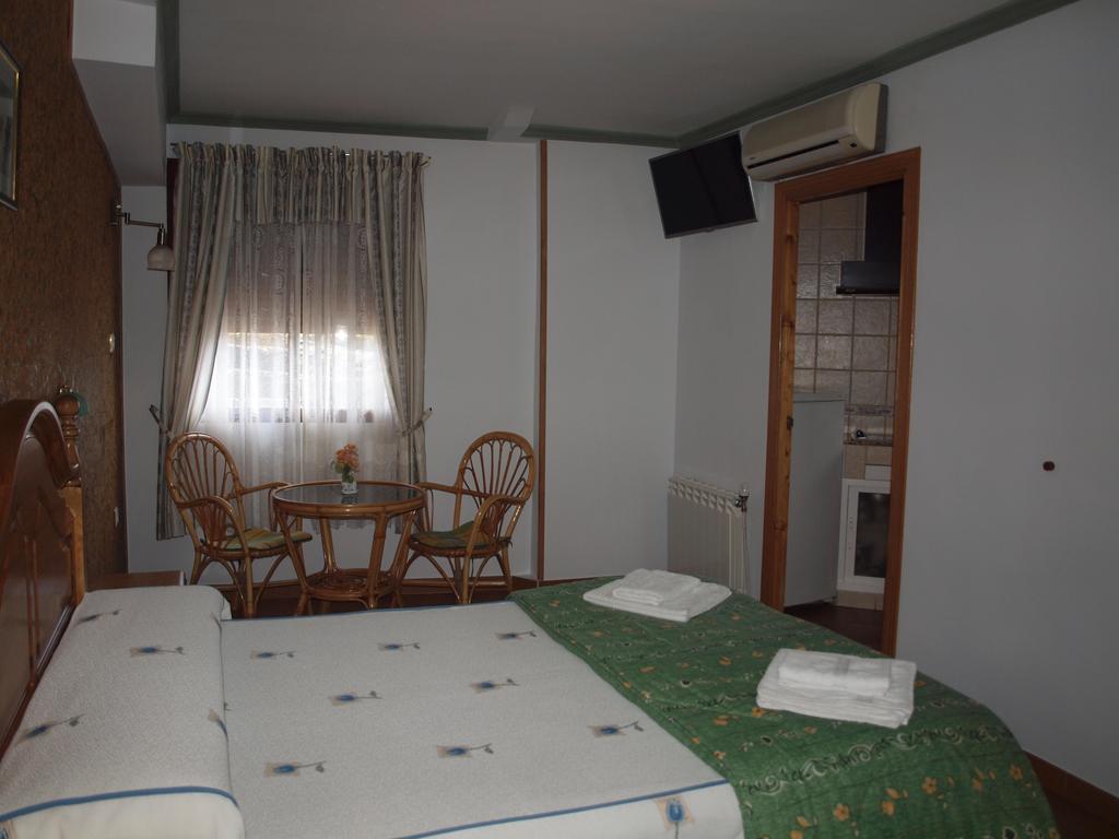 Hostal Yuste Garganta la Olla Exterior foto
